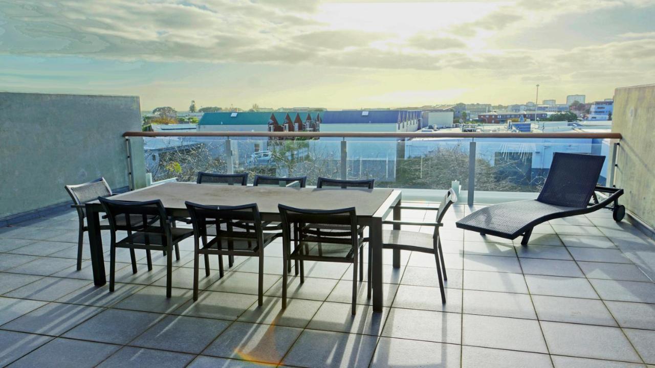 City Fringe Apartment With Sky Tower And City Views Окленд Экстерьер фото