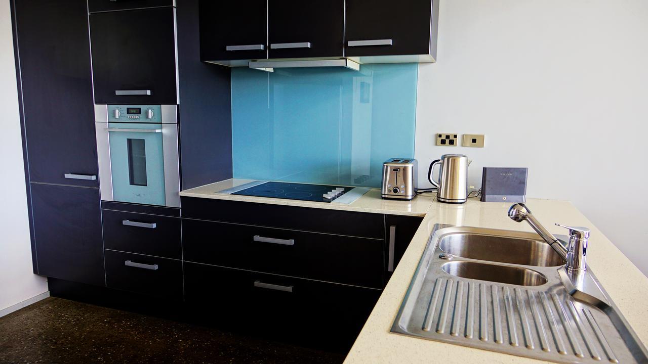 City Fringe Apartment With Sky Tower And City Views Окленд Экстерьер фото
