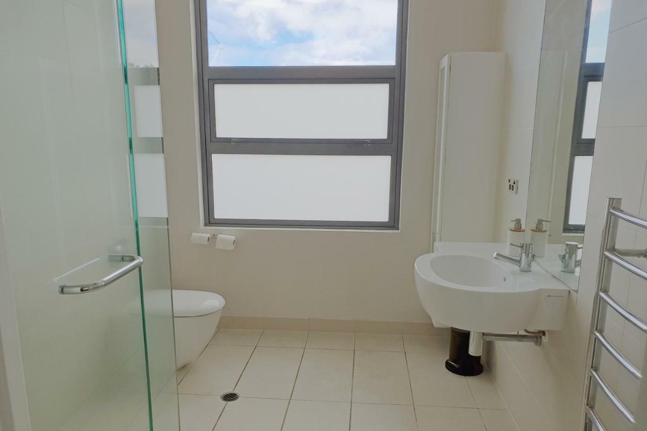 City Fringe Apartment With Sky Tower And City Views Окленд Экстерьер фото
